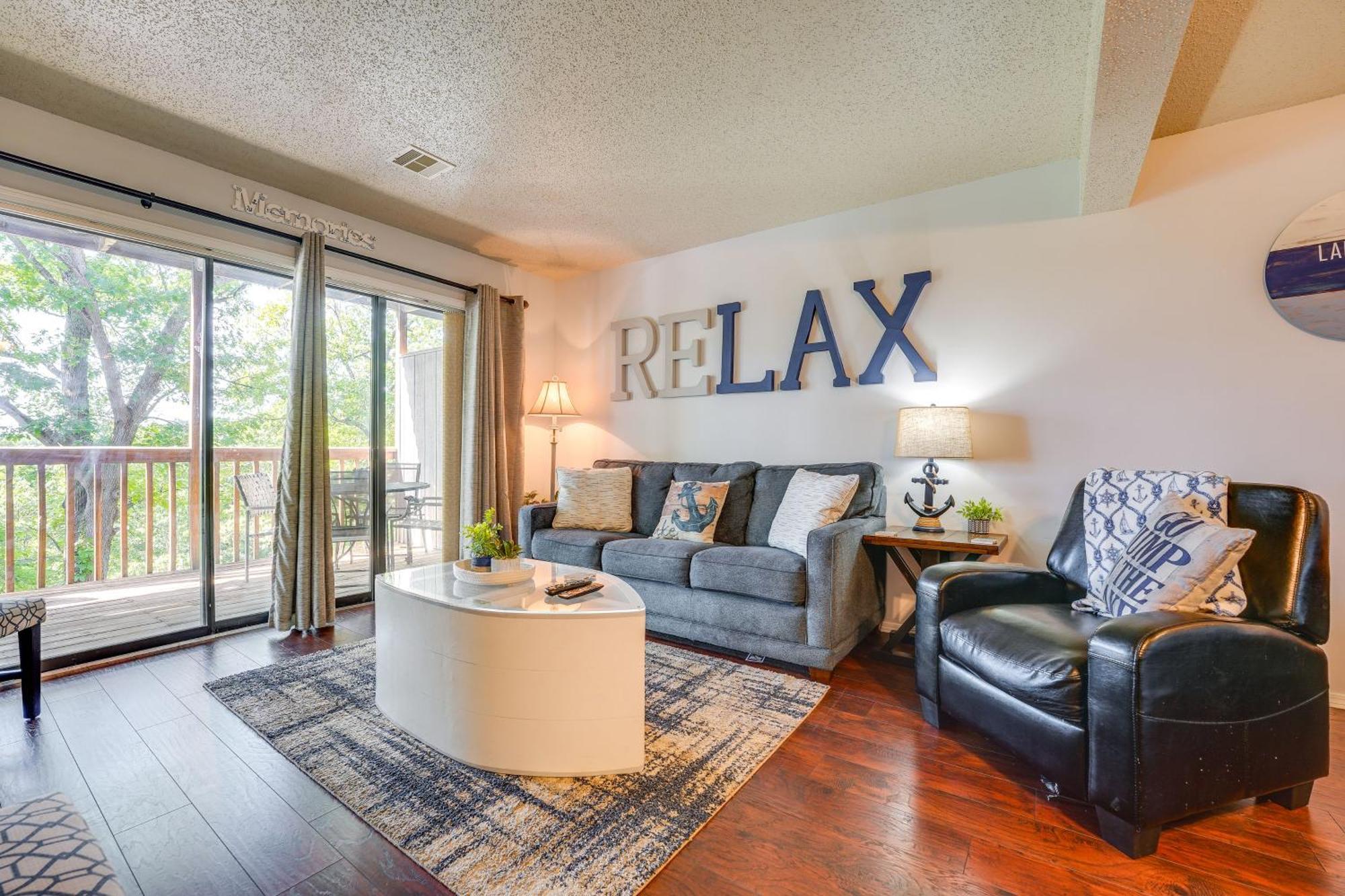 Reed Springs Condo With Furnished Deck And Pool Access Reeds Spring Ngoại thất bức ảnh